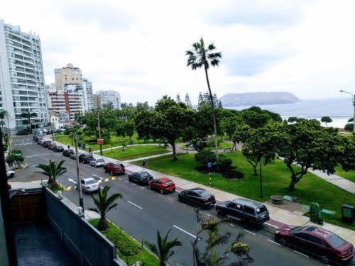 Miraflores Separada Con Privacidad Dentro De Departamento Compartido Habitación en casa particular Lima