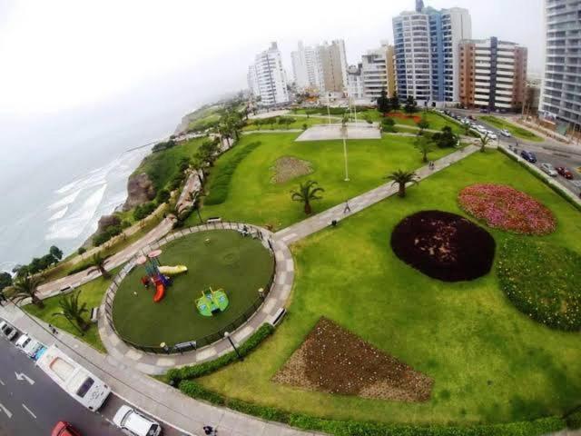 Miraflores Separada Con Privacidad Dentro De Departamento Compartido Habitación en casa particular Lima